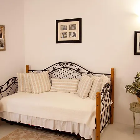 Apartament Eleni's Village Klouvas