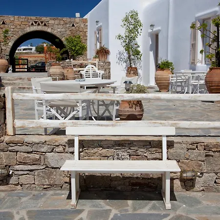 Eleni's Village شقة