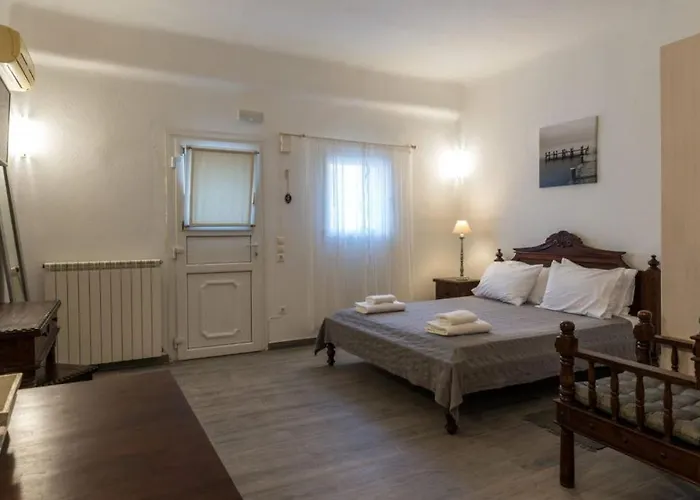 Eleni's Village * Klouvas